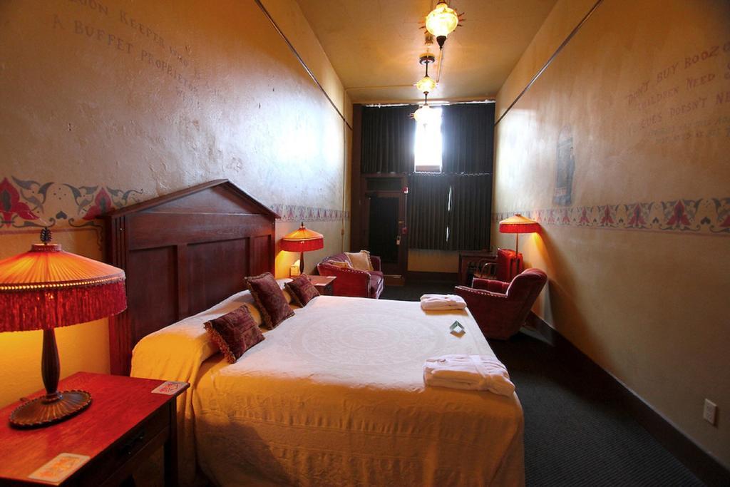 Mcmenamins Olympic Club Villa Centralia Buitenkant foto