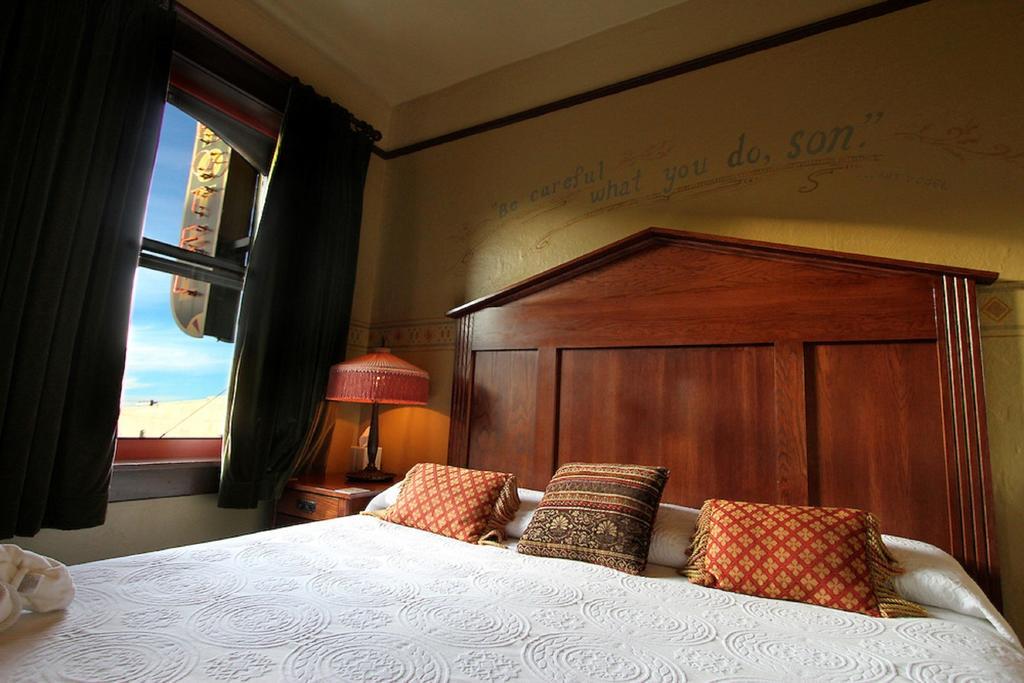 Mcmenamins Olympic Club Villa Centralia Kamer foto
