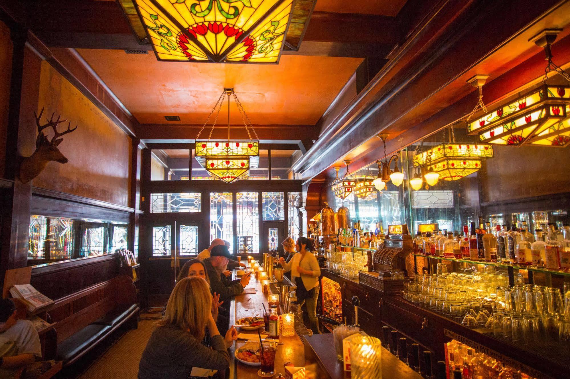 Mcmenamins Olympic Club Villa Centralia Buitenkant foto